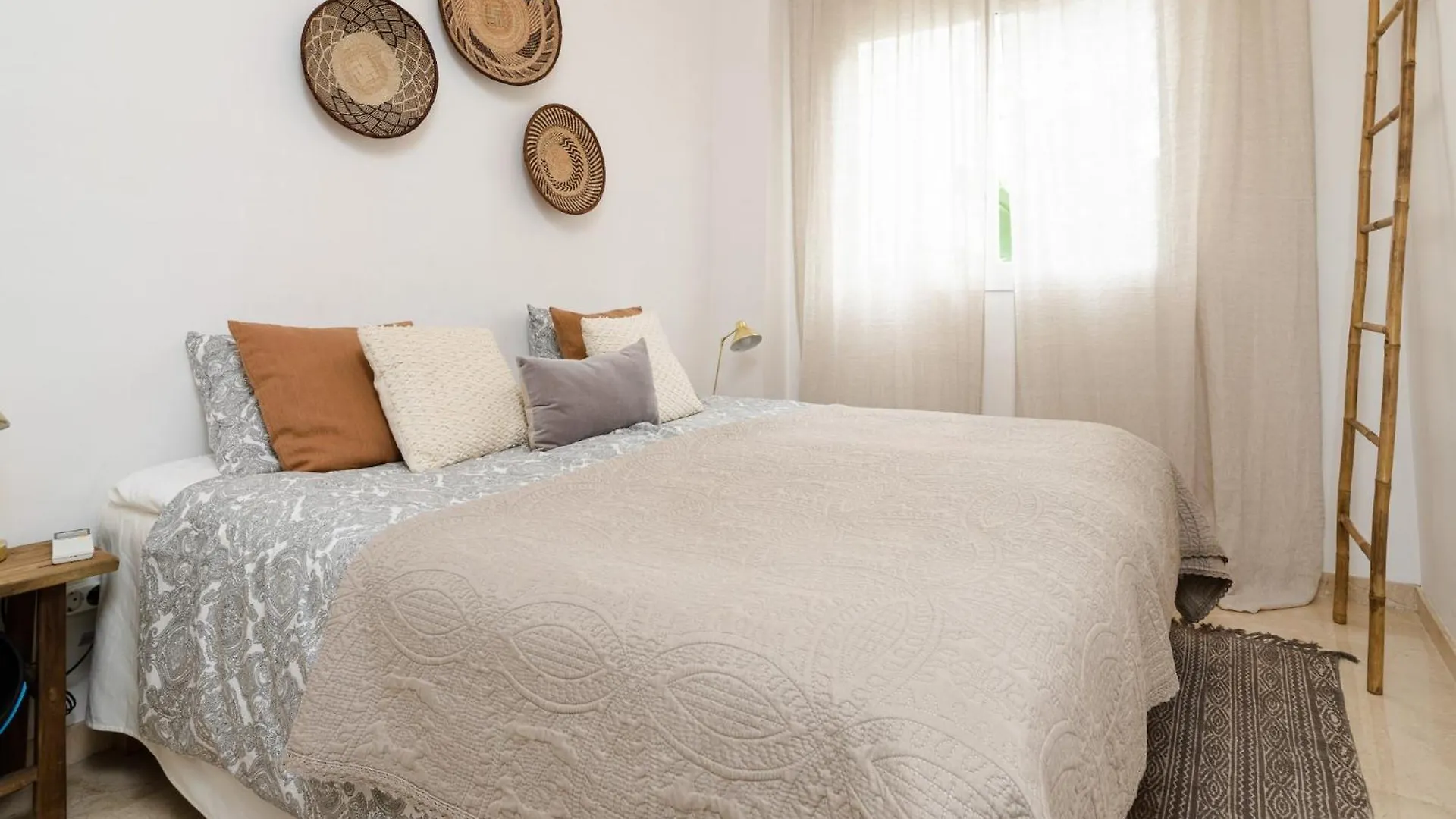 Lovely Apartment With Shared Pool Marbella Spain