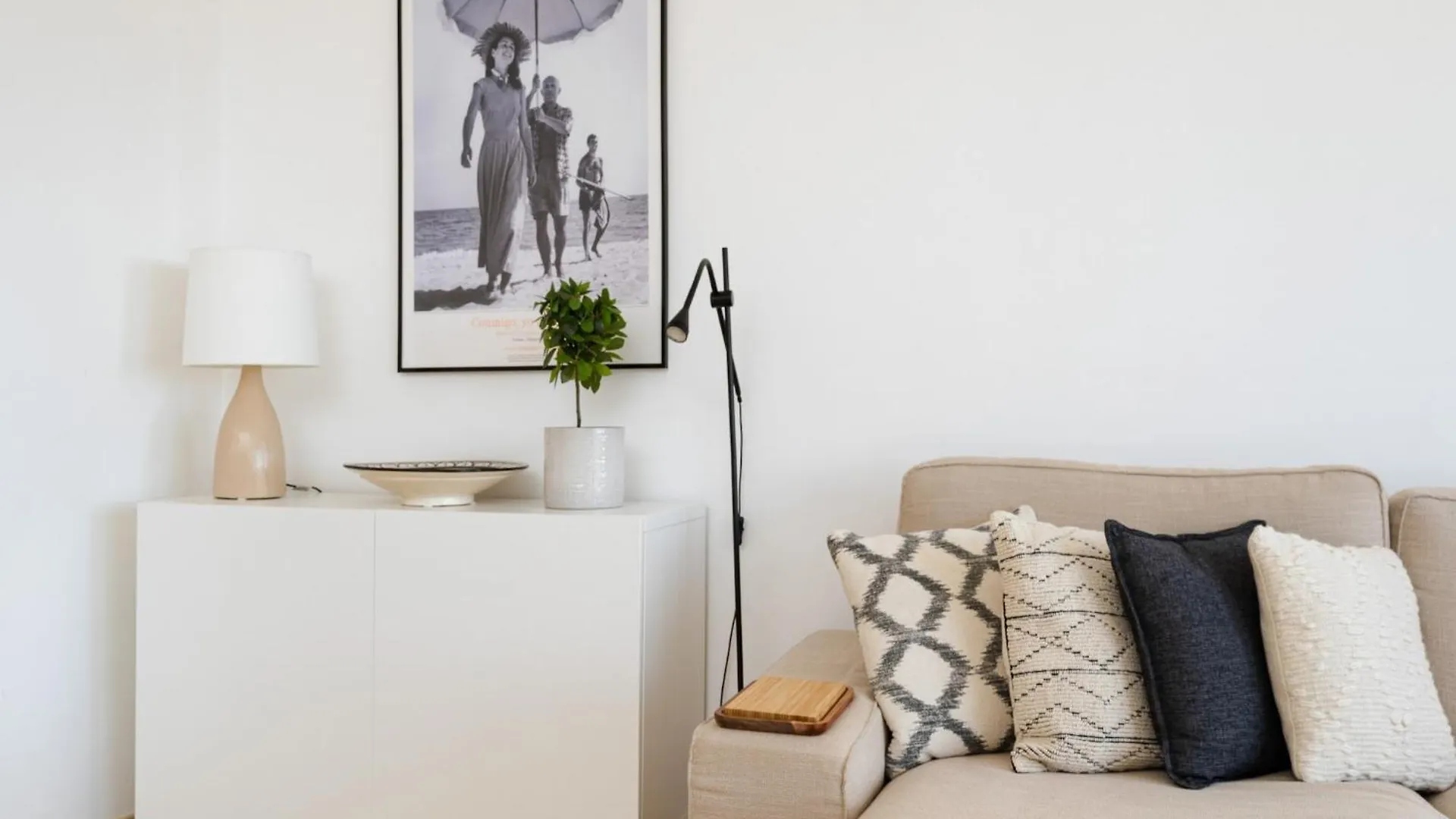 Lovely Apartment With Shared Pool 마르베야
