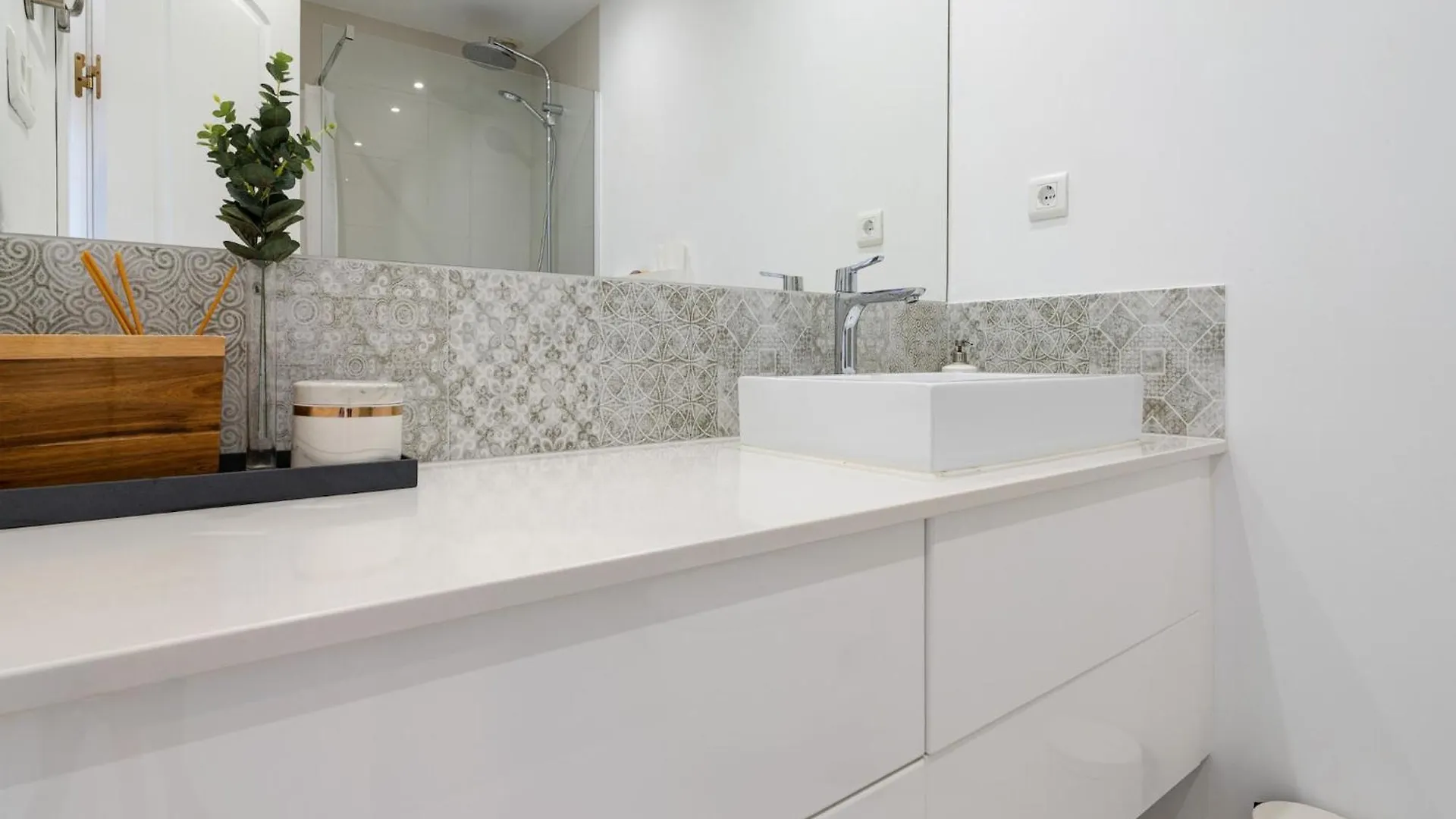 Lovely Apartment With Shared Pool 마르베야