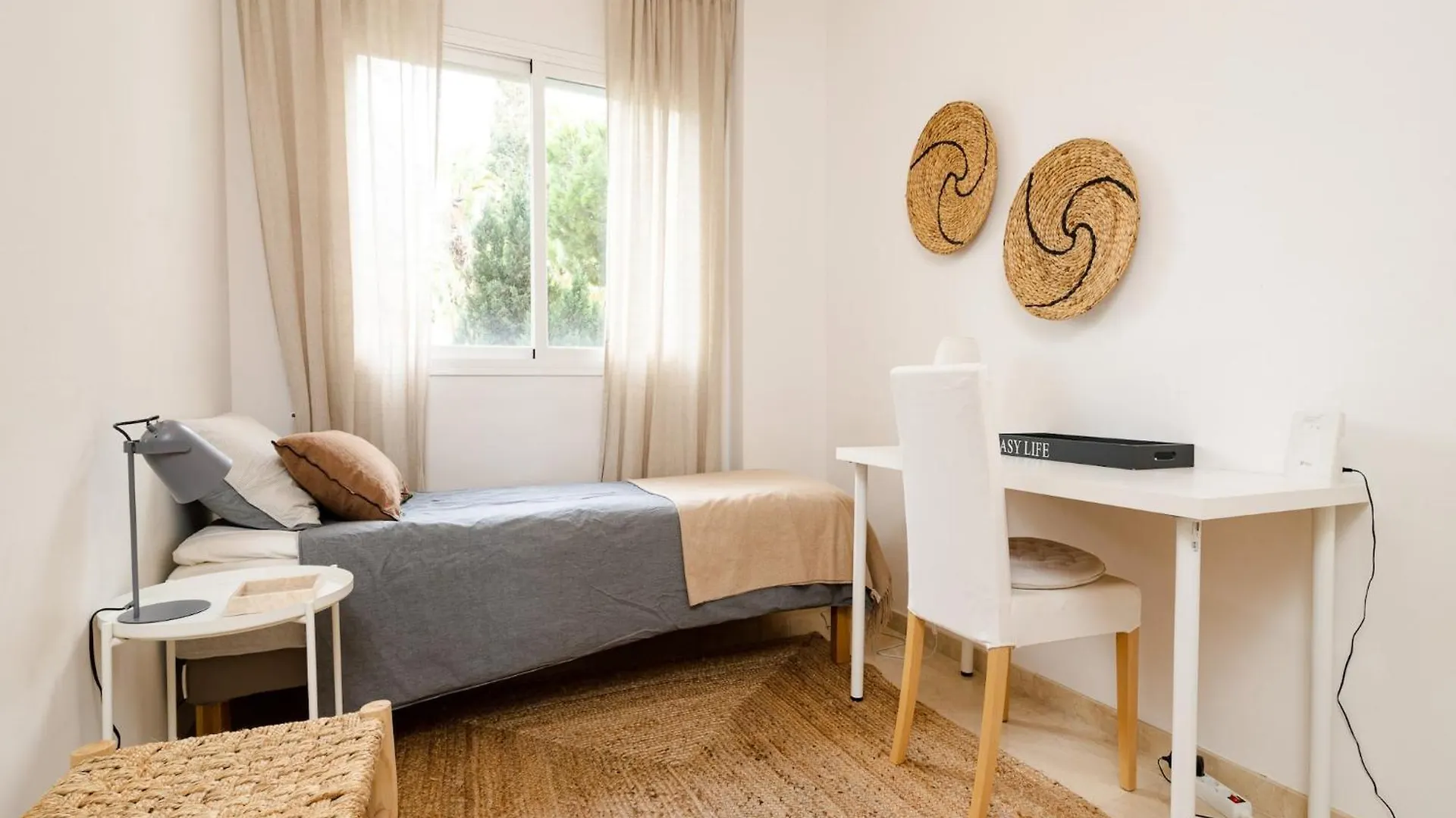 Lovely Apartment With Shared Pool 마르베야