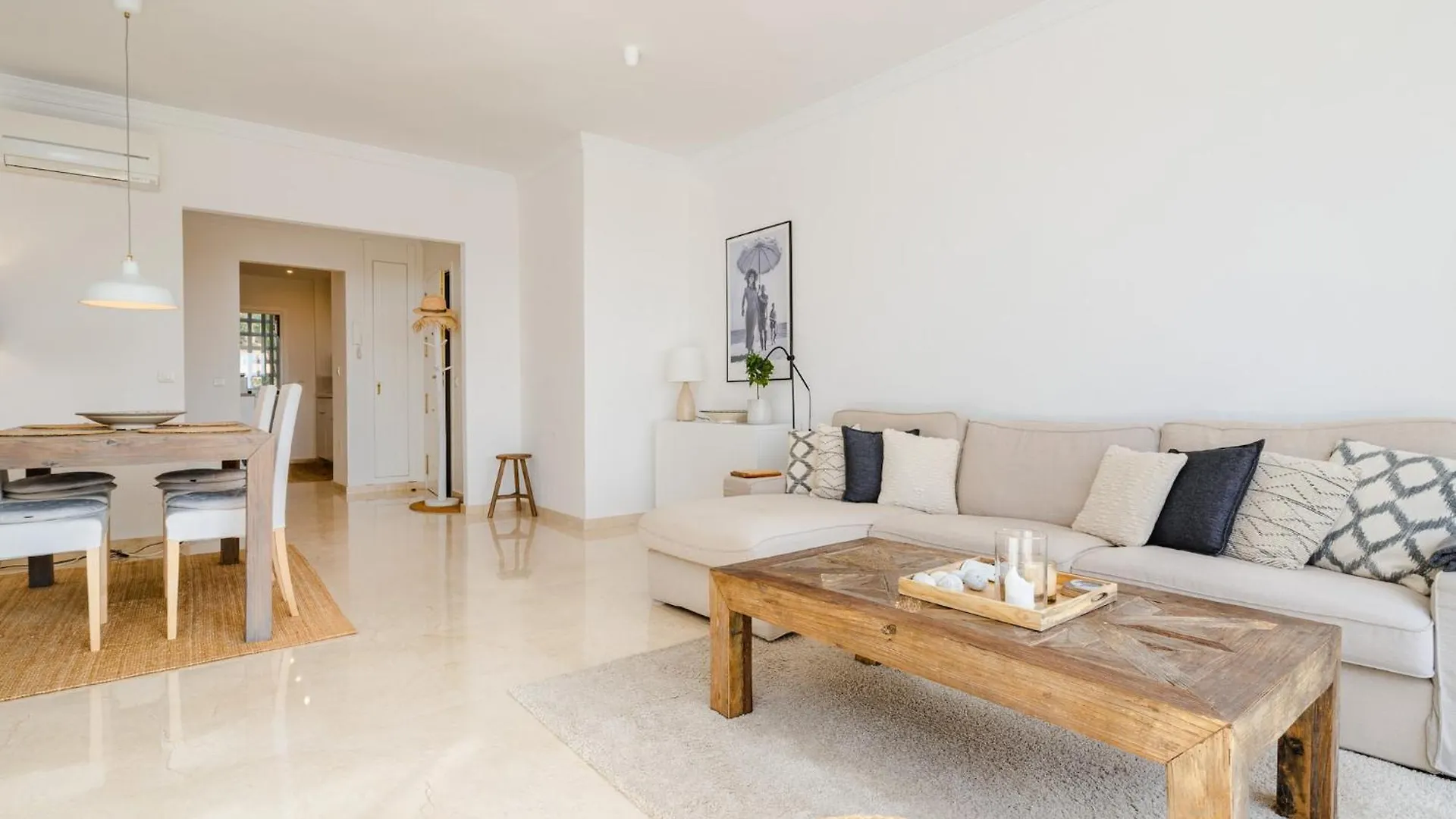 Lovely Apartment With Shared Pool 마르베야 스페인